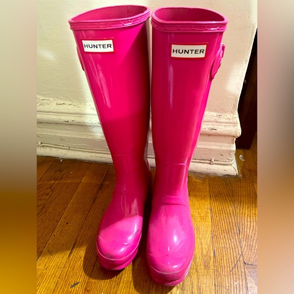Hunter Shoes - Hot Barbie pink Hunter Boots, US size 7